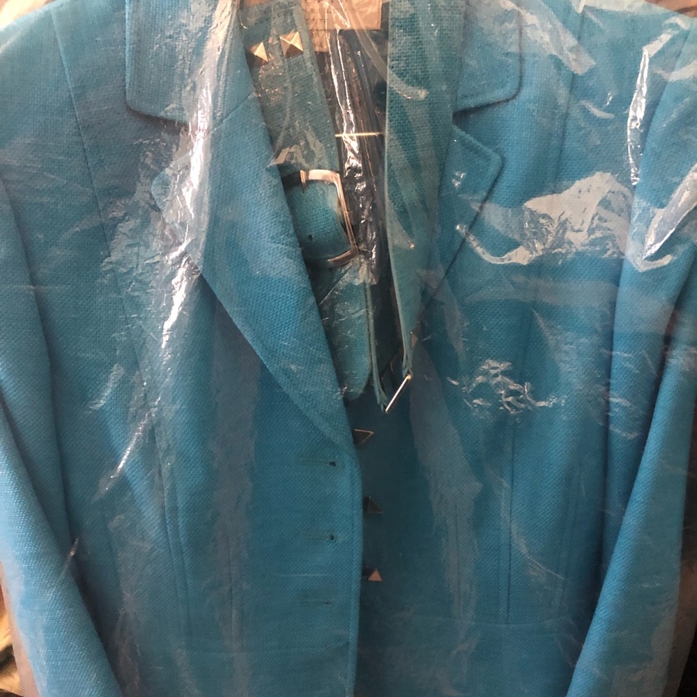 Like new! Skirt suit
